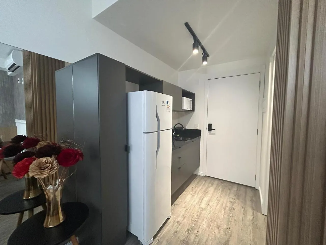 Skyline Porto Alegre - Apartamento Mobiliado Com Wi-Fi E Academia No Condominio Lejlighed